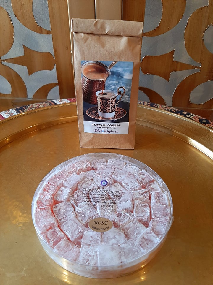TURKISH DELIGHT ROUND BOX AND COFFEE PACK